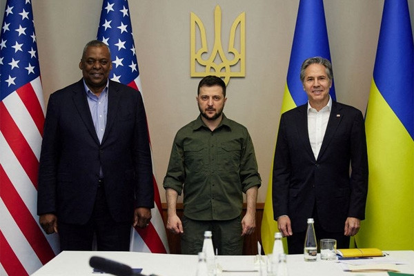 Ngoại trưởng Mỹ thăm Ukraine, giữ kín hình ảnh tới phút cuối vì lý do an ninh