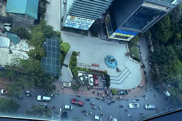 Người đàn ông rơi từ tầng cao chung cư Hei Tower ở Hà Nội