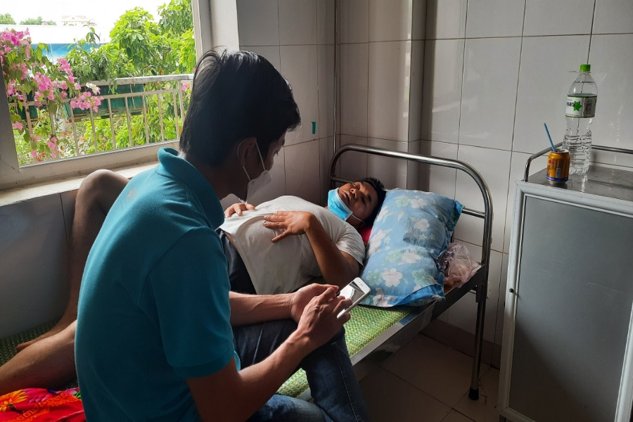 Người phụ nữ dẫn nhóm côn đồ vào nhà dân đòi nợ, đánh người nhập viện