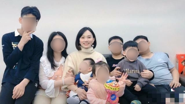 Người phụ nữ sinh liên tục 7 đứa con vì không muốn... lãng phí gen tốt - 1