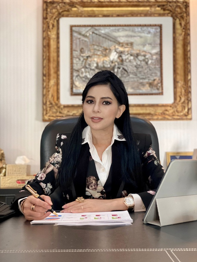 Chị mẹ quyền lực của hội thiếu gia, tiểu thư đình đám: Ai cũng có đế chế riêng, nhan sắc lẫn thần thái đều hơn người - Ảnh 3.