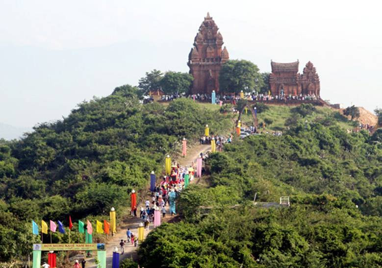 Ninh Thuận: Chỉ thực hiện nghi lễ Katê trong phạm vi gia đình