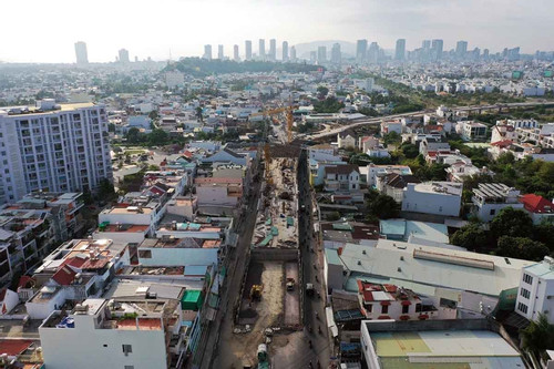 Nút giao thông 1.300 tỷ ở Nha Trang ì ạch hơn 4 năm vẫn chưa xong