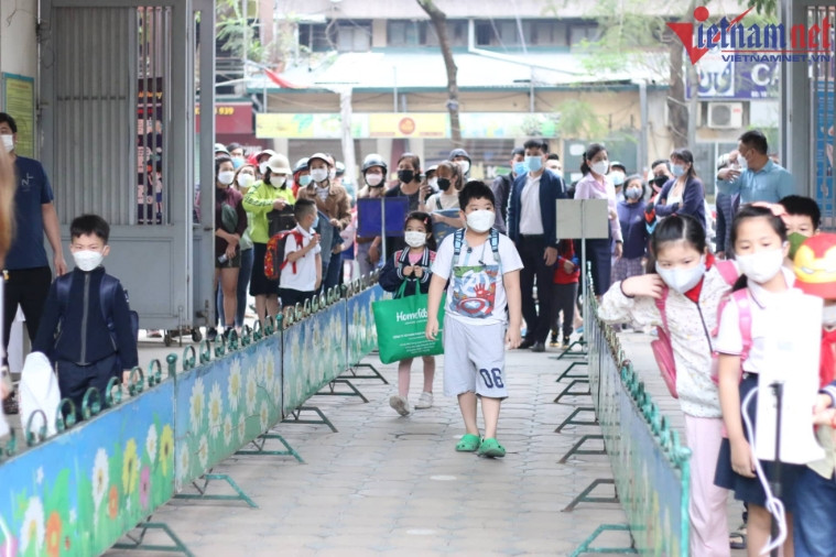 Những tình huống bi hài khi học sinh quay trở lại học trực tiếp sau 11 tháng