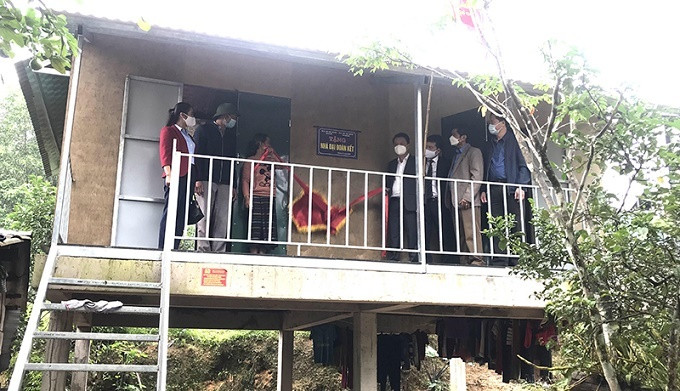 Quảng Bình: Trao tặng 34 nhà chống lũ kết hợp trường học cho đồng bào dân tộc thiểu số