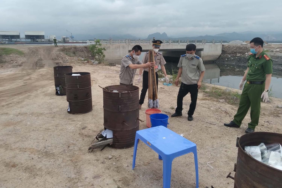 Quảng Ninh tiêu huỷ 70 bánh heroin bằng phương pháp đốt cháy