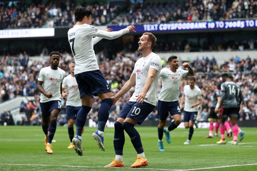 Son Heung-min chói sáng, Tottenham khiến MU thêm buồn