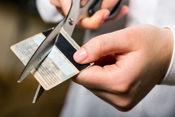 Bốn trường hợp tuyệt đối không nên dùng thẻ tín dụng