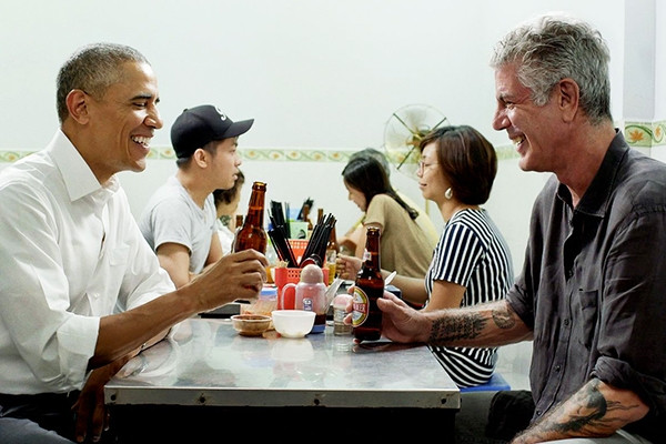 Tập phim Obama ăn bún chả, uống bia ở Hà Nội vẫn hút khán giả sau nhiều năm