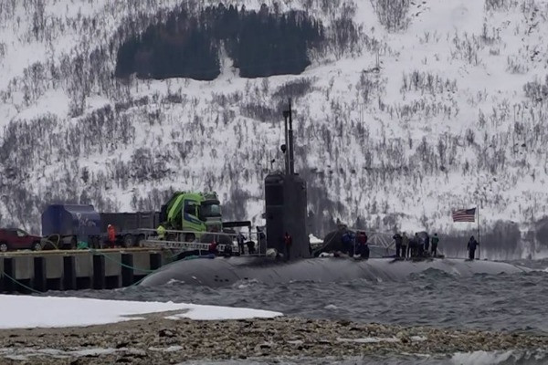 Tàu ngầm hạt nhân Mỹ bất ngờ xuất hiện gần Nga