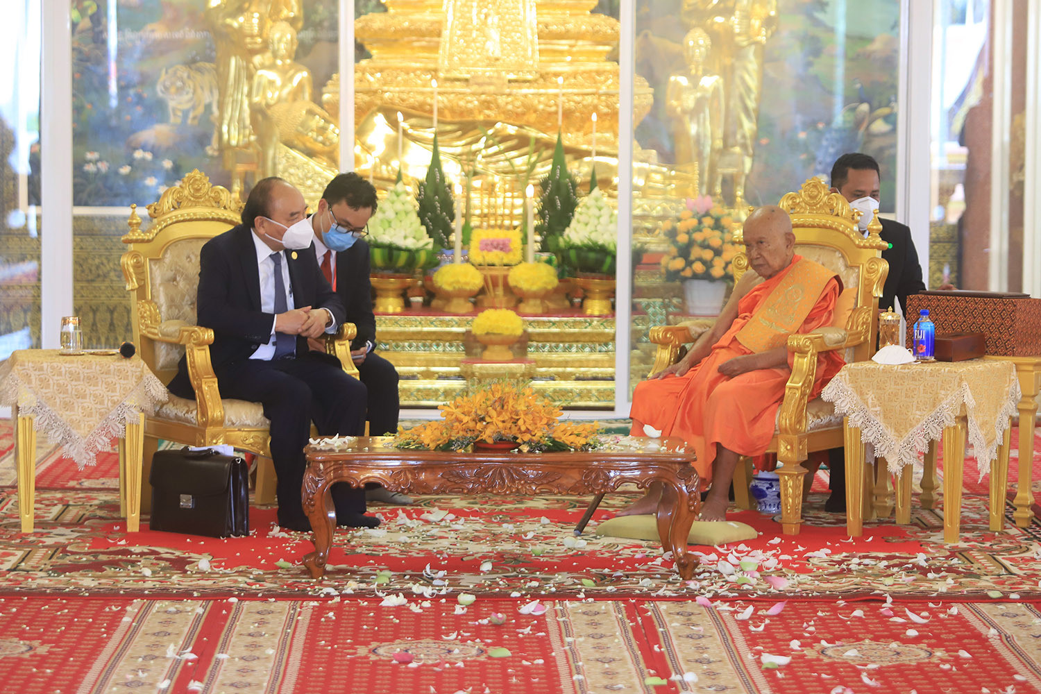 Chủ tịch nước thăm hai Đại Tăng thống ở đất nước chùa Tháp