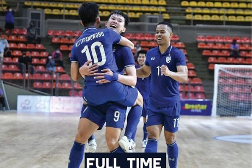 Thắng nghẹt thở Malaysia, Thái Lan đấu tuyển futsal Việt Nam ở bán kết