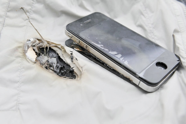 Burned whole body, lost eyesight due to using a charging phone
