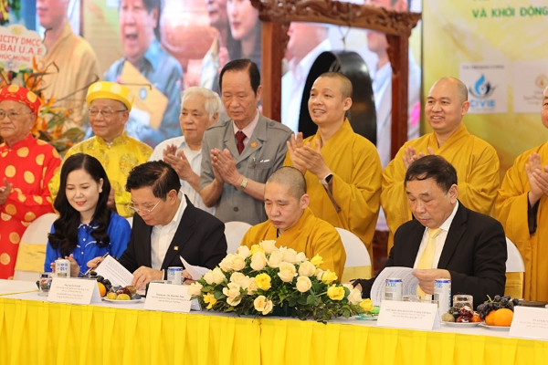 Thể hiện lòng thành kính với bậc tiên tổ nhờ công nghệ thực tế ảo