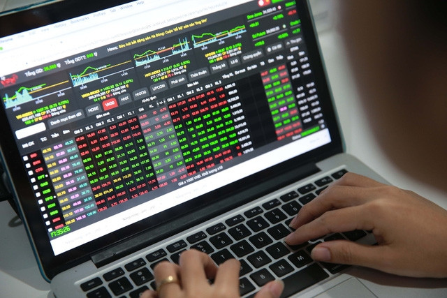 Thêm một phiên tụt dốc, VN-Index xuống thấp nhất gần 5 tháng qua