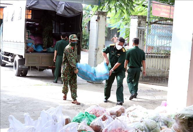 Thi đua “Quân đội cùng cả nước đoàn kết, chung sức, đồng lòng thi đua phòng, chống và chiến thắng đại dịch Covid-19”