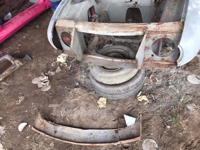 Thợ Việt ‘biến hình’ phế liệu thành xe thể thao độc đáo ảnh 2