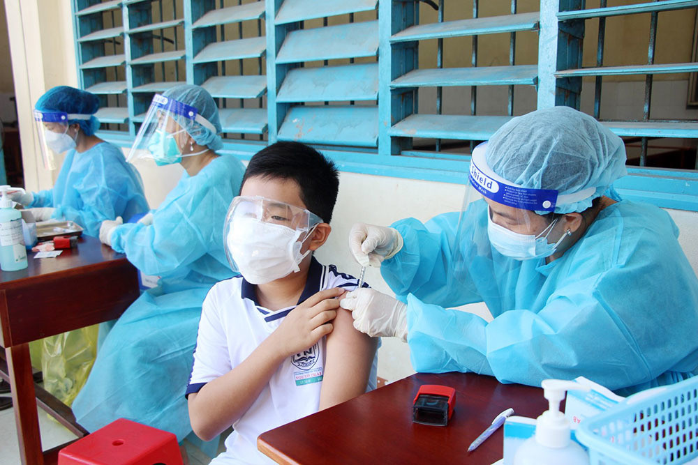 Thứ trưởng Y tế nói về số phận của vắc xin Covid-19 'made in Việt Nam'