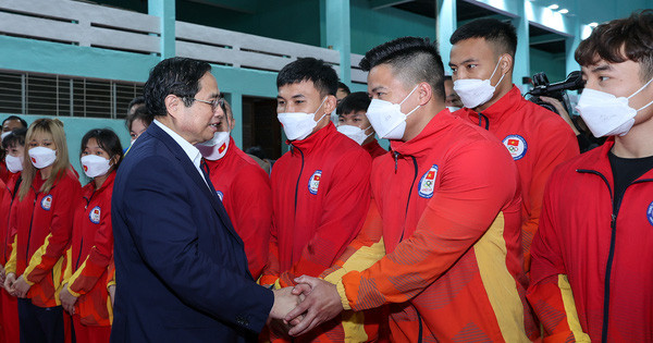Thủ tướng động viên đoàn thể thao Việt Nam, kiểm tra công tác chuẩn bị SEA Games 31