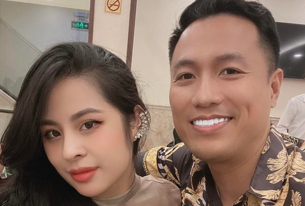 Toàn 'khỉ đốm' của Bão ngầm tiết lộ hôn nhân với vợ kém 16 tuổi