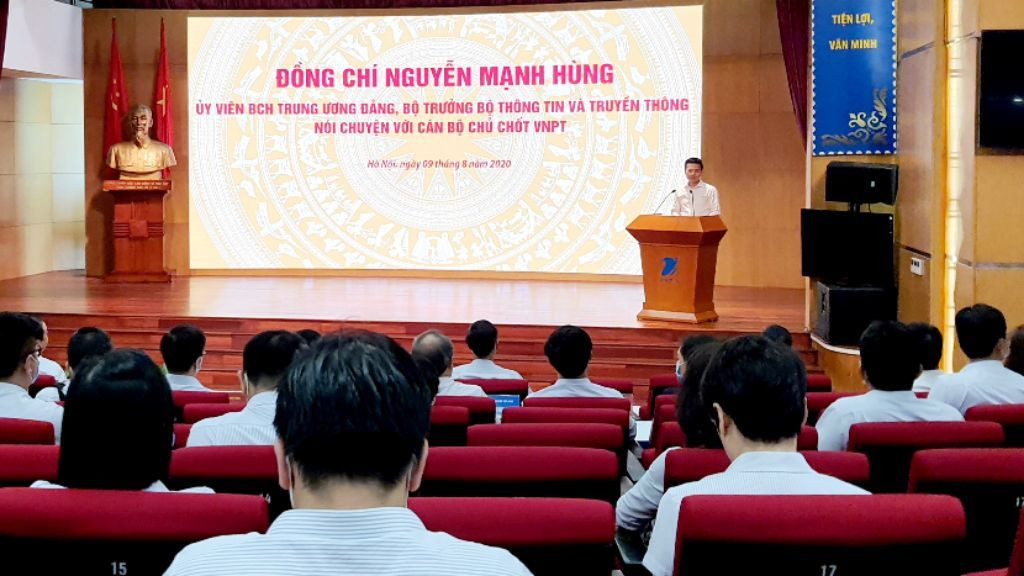 Toàn văn phát biểu của Bộ trưởng Nguyễn Mạnh Hùng tại buổi làm việc về chuyển đổi số với Tập đoàn VNPT