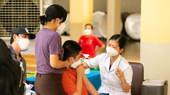 TP.HCM: 30.000 học sinh lớp 6 được tiêm vắc xin Covid-19