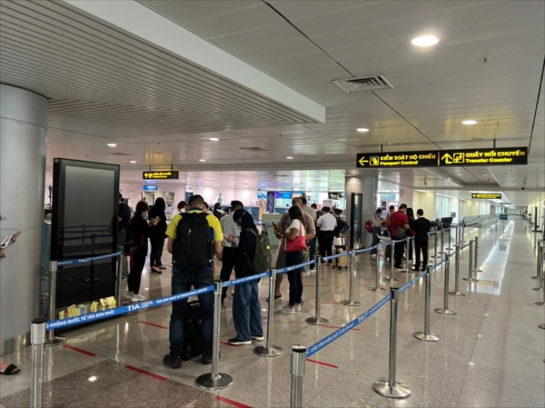 TP.HCM nới lỏng kiểm tra y tế người nhập cảnh tại sân bay Tân Sơn Nhất