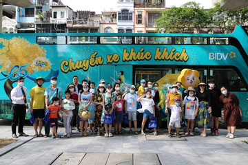 Trải nghiệm xe bus 2 tầng xuyên Việt miễn phí cùng BIDV