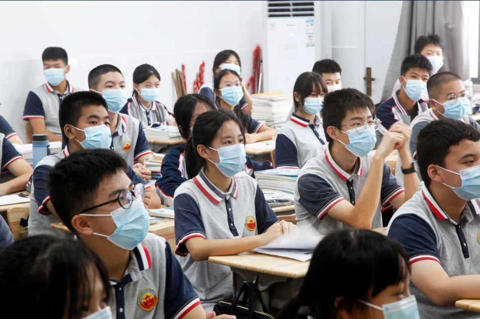 Ám ảnh khoa cử, Trung Quốc giảm tải, cấm dạy thêm vì lợi nhuận