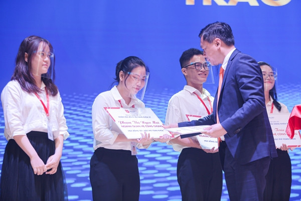 Trường Đại học Văn Lang dành 100 suất học bổng cho sinh viên chương trình cử nhân quốc tế