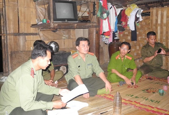 Tuyên truyền để dân hiểu rõ âm mưu lợi dụng vấn đề dân tộc, tôn giáo