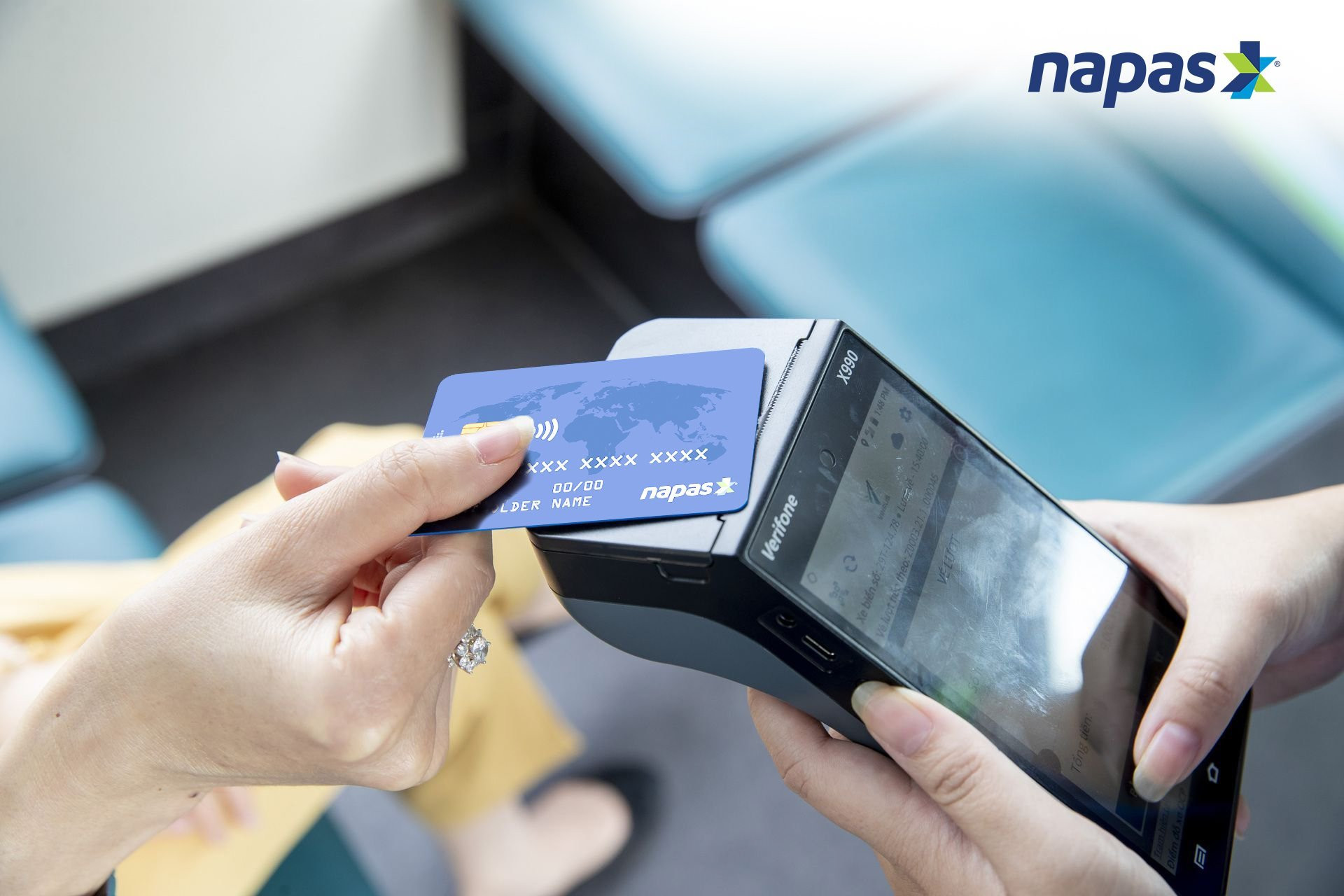 Một chạm là xong, cuộc đổi thay từ chiếc vé xe buýt