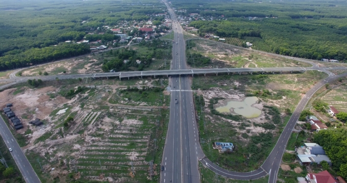 Ưu tiên dành nguồn lực cho phát triển hạ tầng kinh tế - xã hội, hạ tầng giao thông vận tải