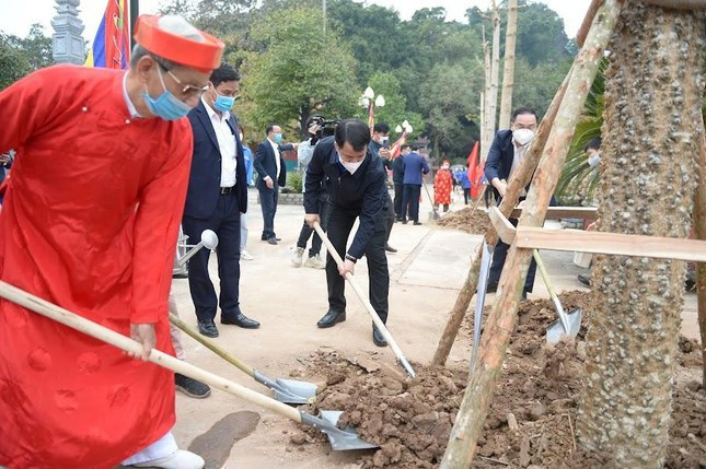 Việc làm thiết thực hưởng ứng chương trình “Vì một Việt Nam xanh”