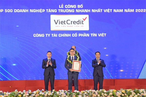 VietCredit lọt top 10 bảng xếp hạng FAST500