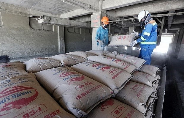 Construction material hikes put pressure on property prices hinh anh 1