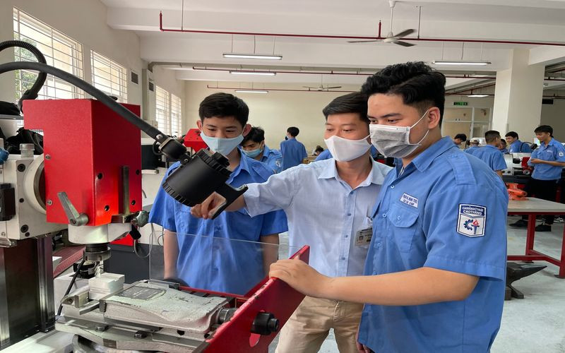 VIETNAM NEWS HEADLINES APRIL 20