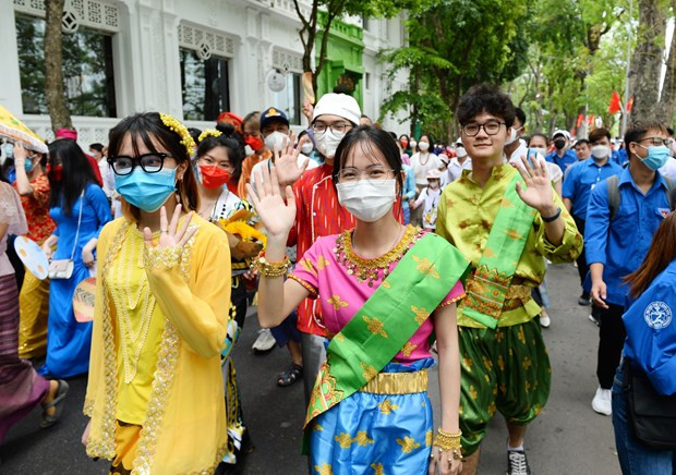 Hanoi Vietnam Sep 14 2014 People Moving On Street By Trang Tien