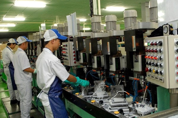 Vietnam’s manufacturing sector hit by wave of COVID-19 infections