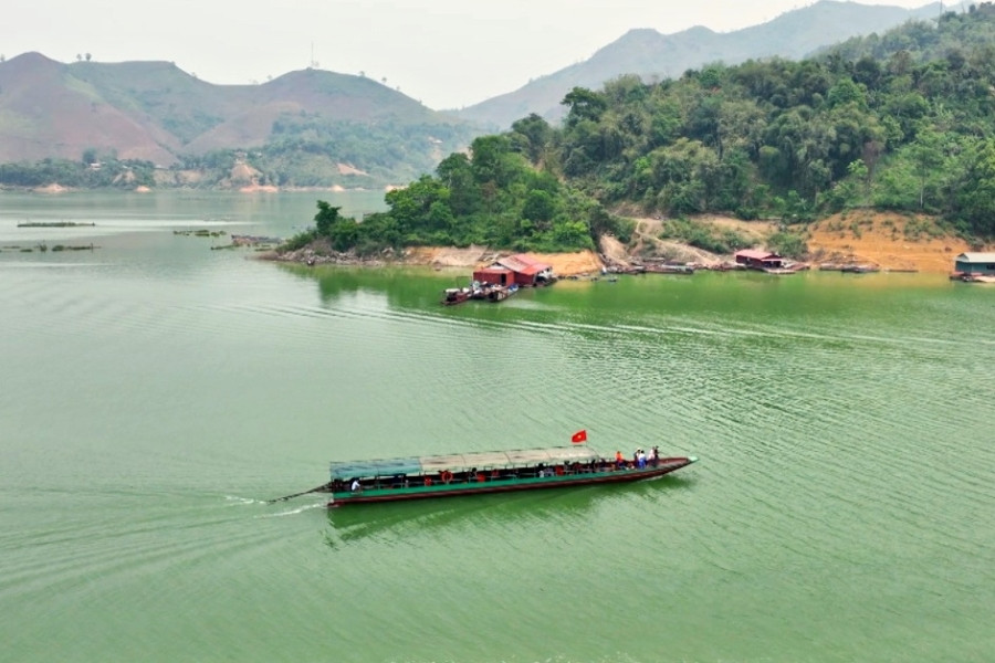 'Vịnh Hạ Long trên cạn' ở Lai Châu lọt mắt xanh nhiều công ty lữ hành