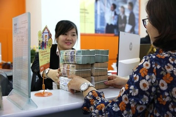 VN central bank sells US dollar forward for first time since 2018