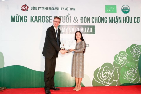 Vườn hoa hồng ở Việt Nam nhận chứng nhận hữu cơ của Mỹ, EU