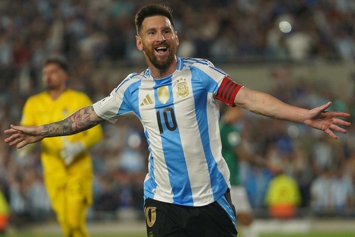  Argentina thắng trận lịch sử: Messi đến từ hành tinh khác