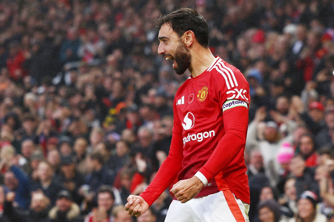  MU thắng to làm quà chia tay Van Nistelrooy