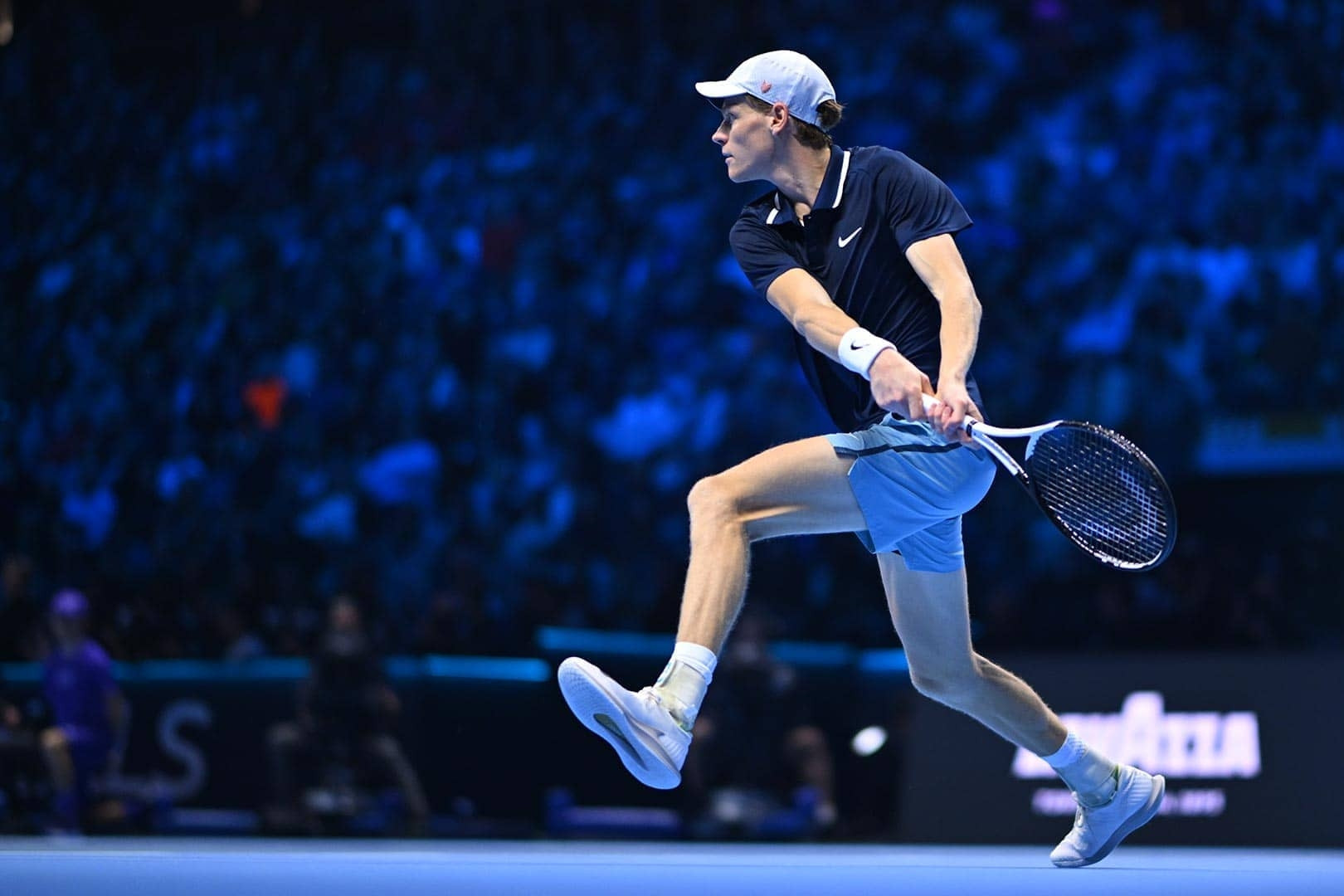  Jannik Sinner đi vào lịch sử với vé chung kết ATP Finals