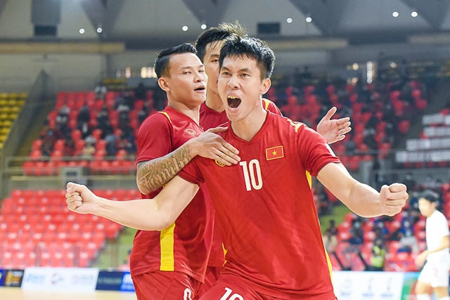  Tuyển futsal Việt Nam thắng '4 sao' trận ra quân giải Đông Nam Á