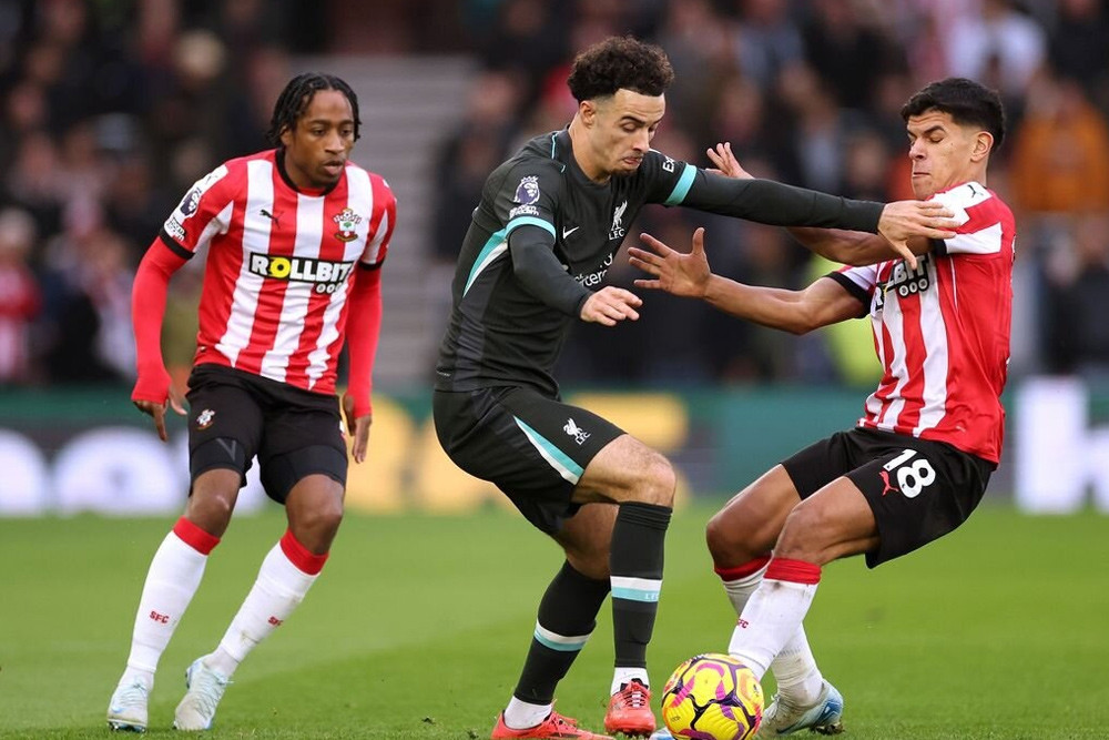  Trực tiếp Southampton 0-0 Liverpool: Salah phung phí cơ hội (H1)