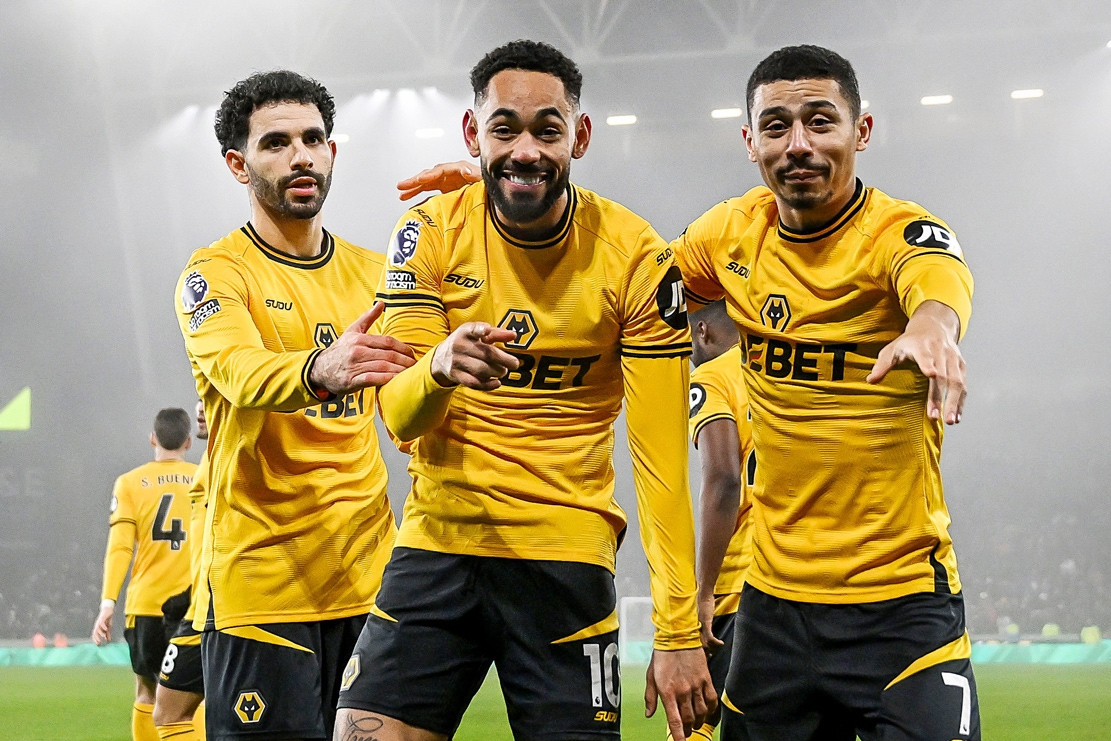  Bruno Fernandes bị đuổi khỏi sân, MU thua bẽ bàng Wolves