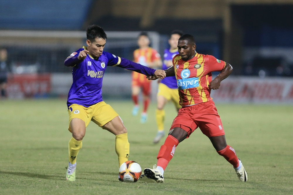  Trực tiếp bóng đá Hà Nội FC 1-1 Thanh Hoá: Văn Quyết sút phạt đẹp mắt