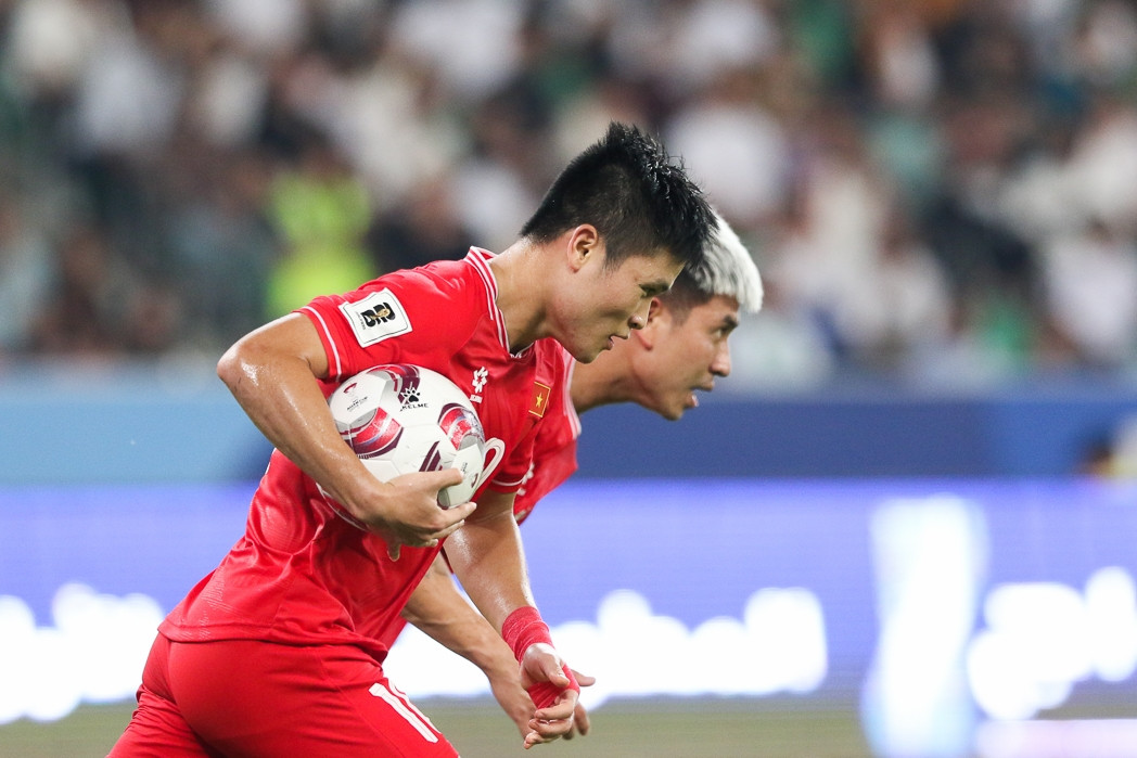  Tuấn Hải ghi tuyệt phẩm trận tuyển Việt Nam chia tay vòng loại World Cup